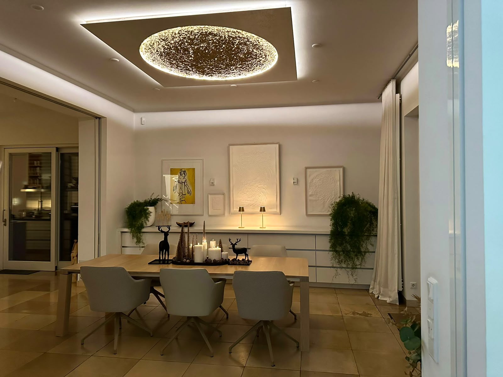 Sonnenmond in Perlmuttweiß Dezente Struktur mit Mond Gold Klassisch, 180 x 180 cm, beleuchtet, an der Decke